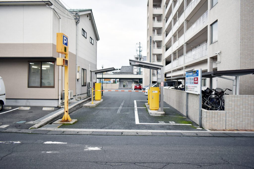 駐車券をお取りください